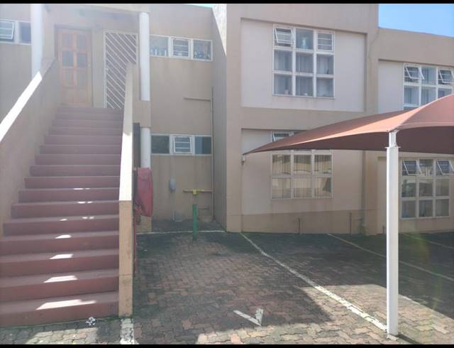 2 BEDROOM TOWNHOUSE FOR SALE IN MONDEOR